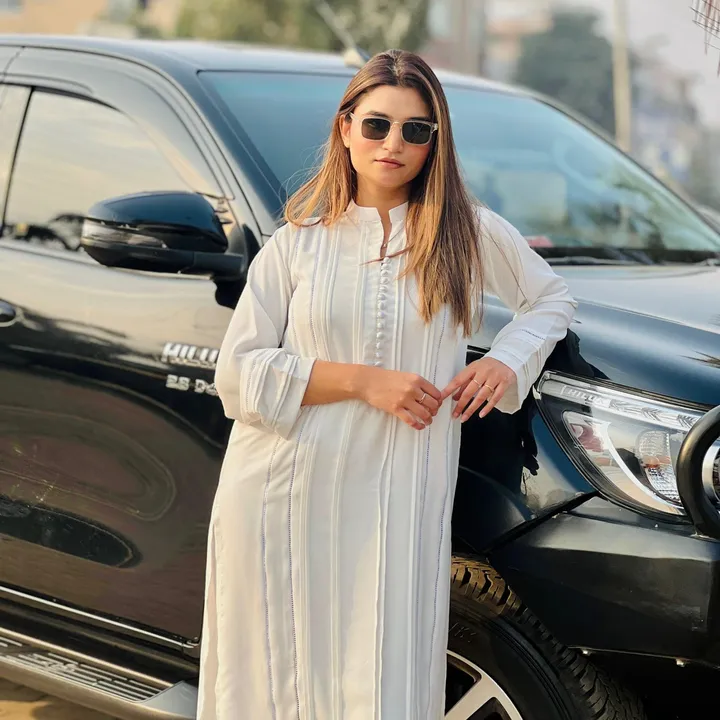 @emaanali_pyariwalls