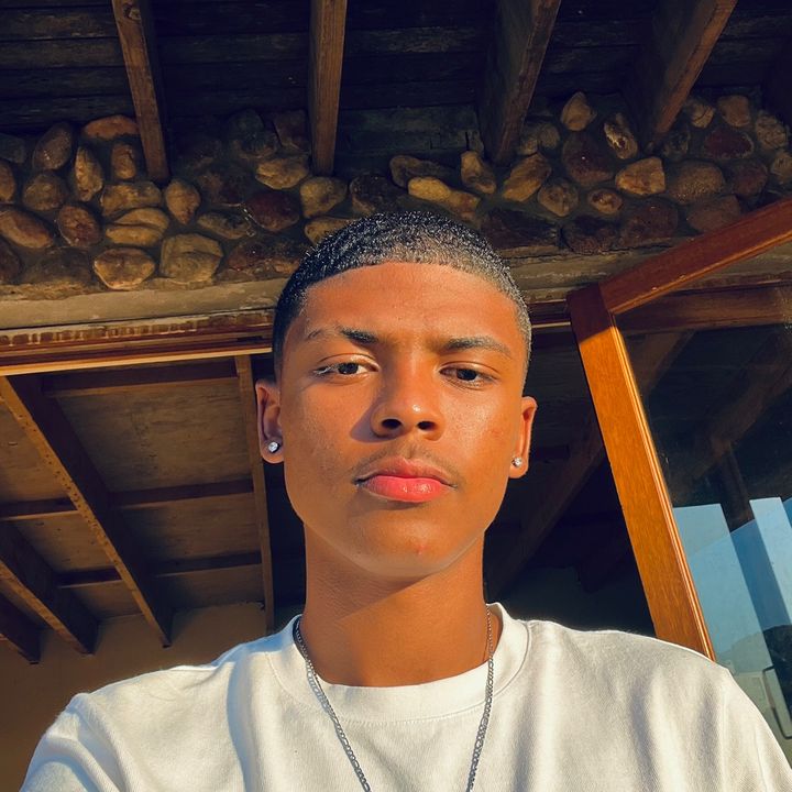 venu_s27