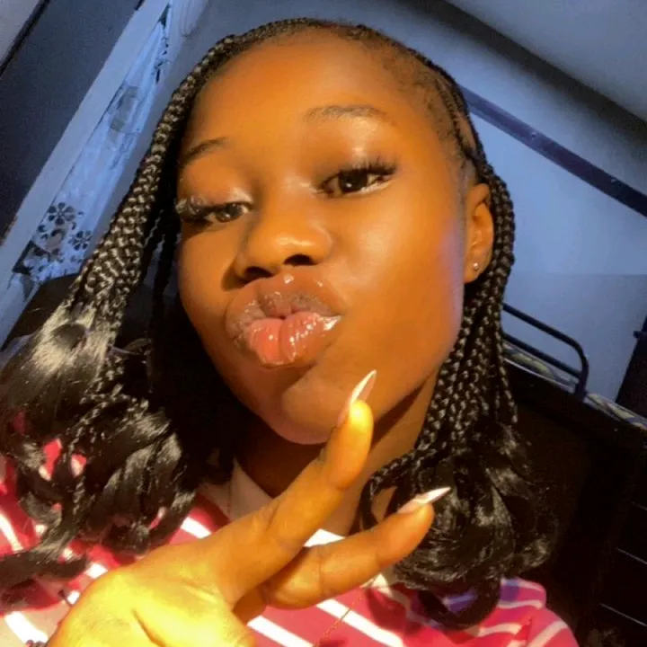 annierose877