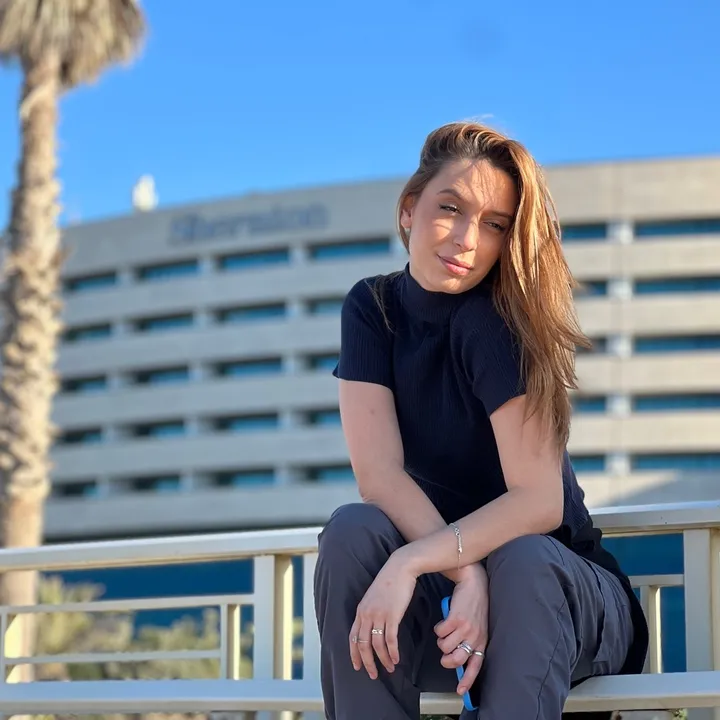 @leaticiachahine