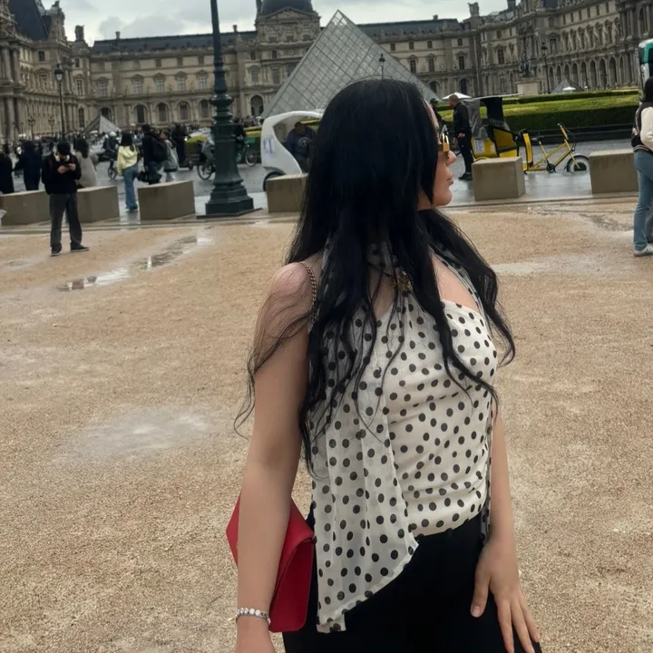 @valonaa23