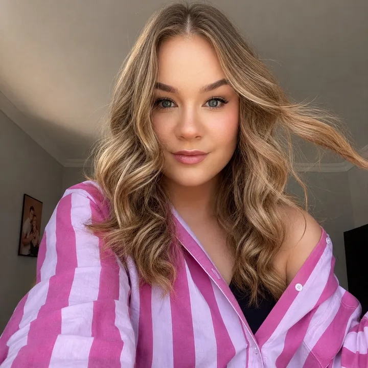 @steele_emily