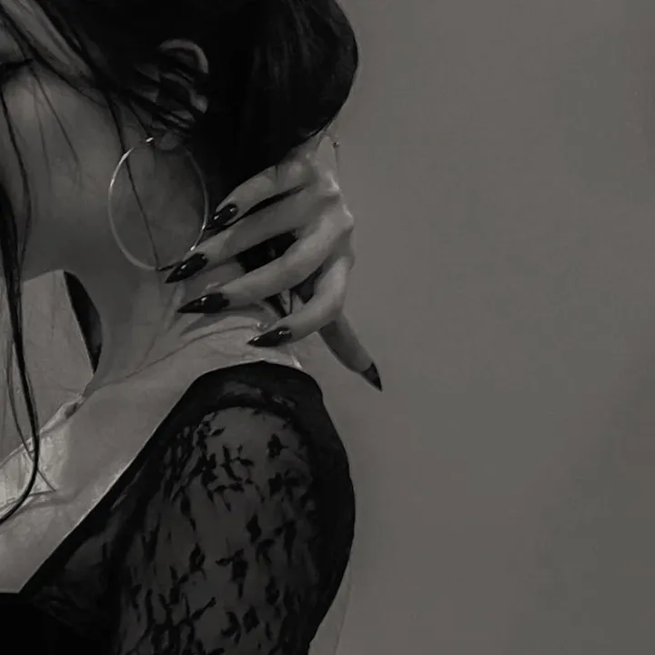 not_your_girl03