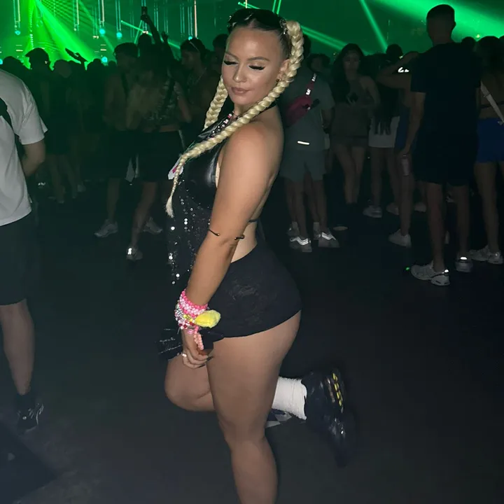 chloeebony_