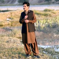 haseeb__khanoo