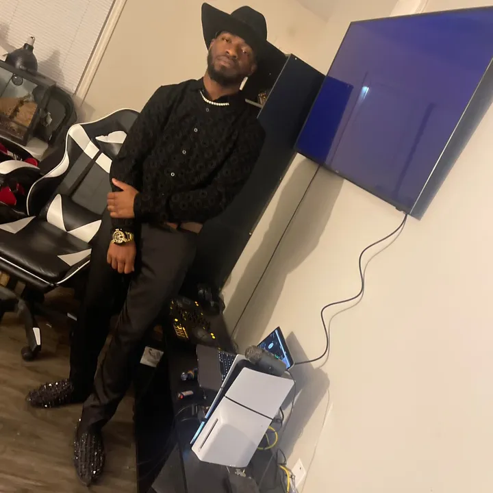 thedjheavyweight_