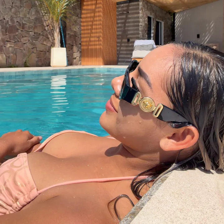 valeriabarrera20