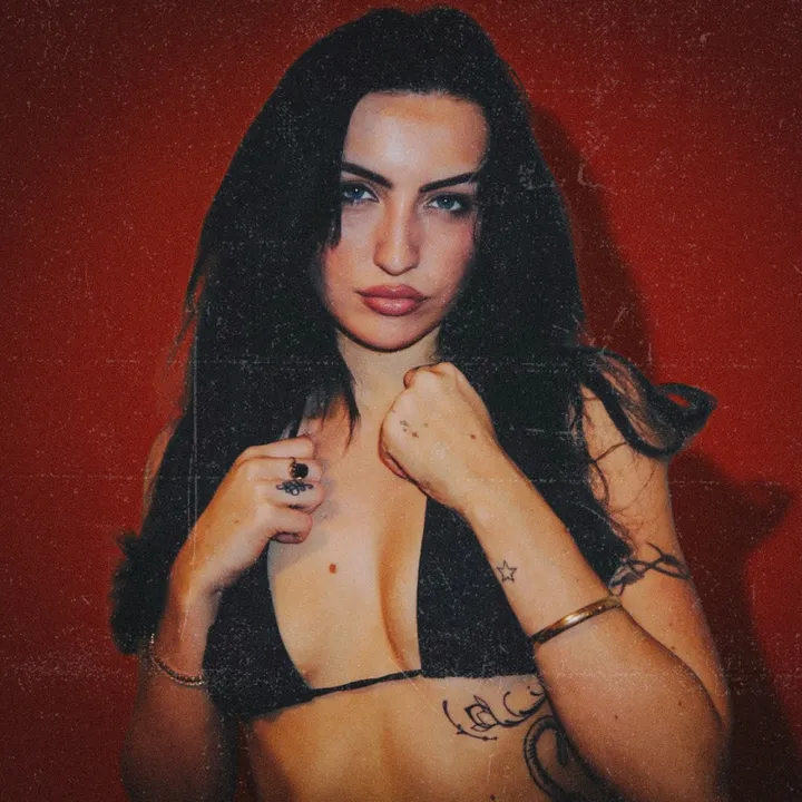 hollymackenna