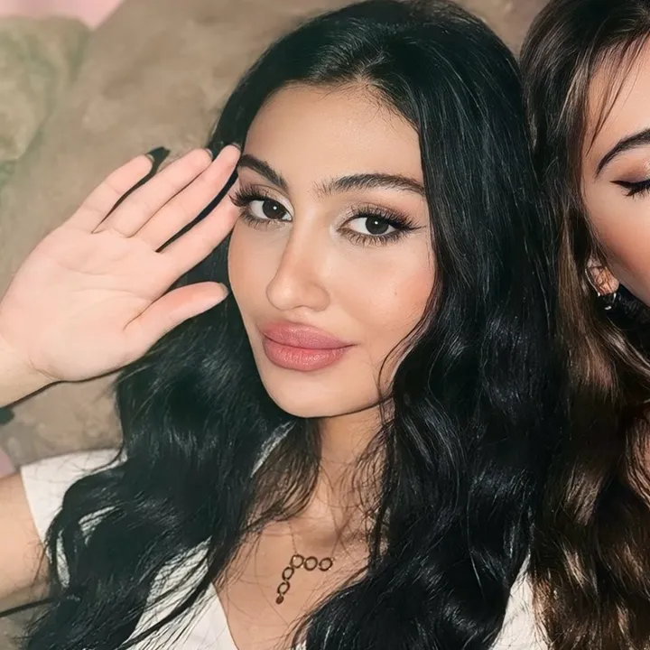 elena.saadati