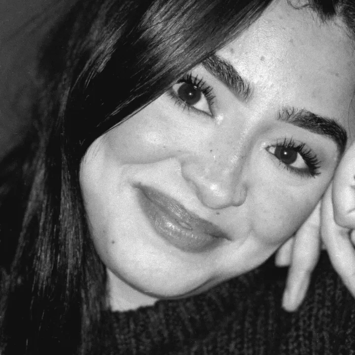 freckles_roza_officiel