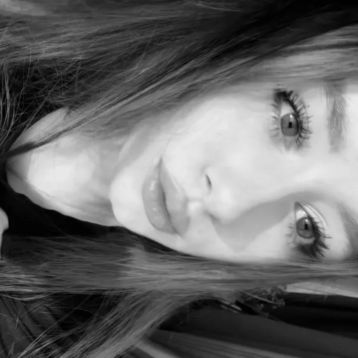 adelyushaaa