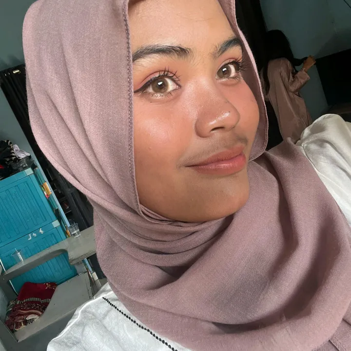 anisa_rahmawati0