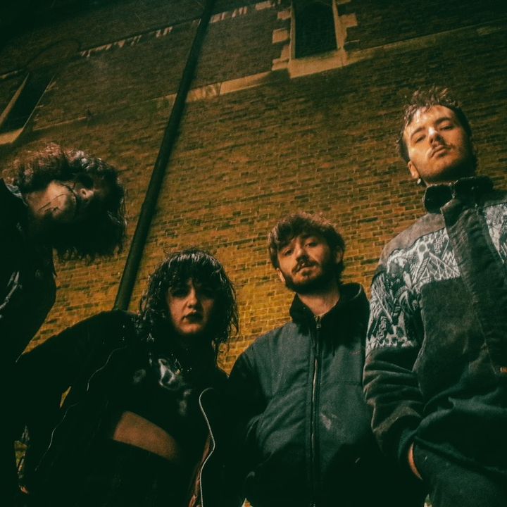 distresscall_band