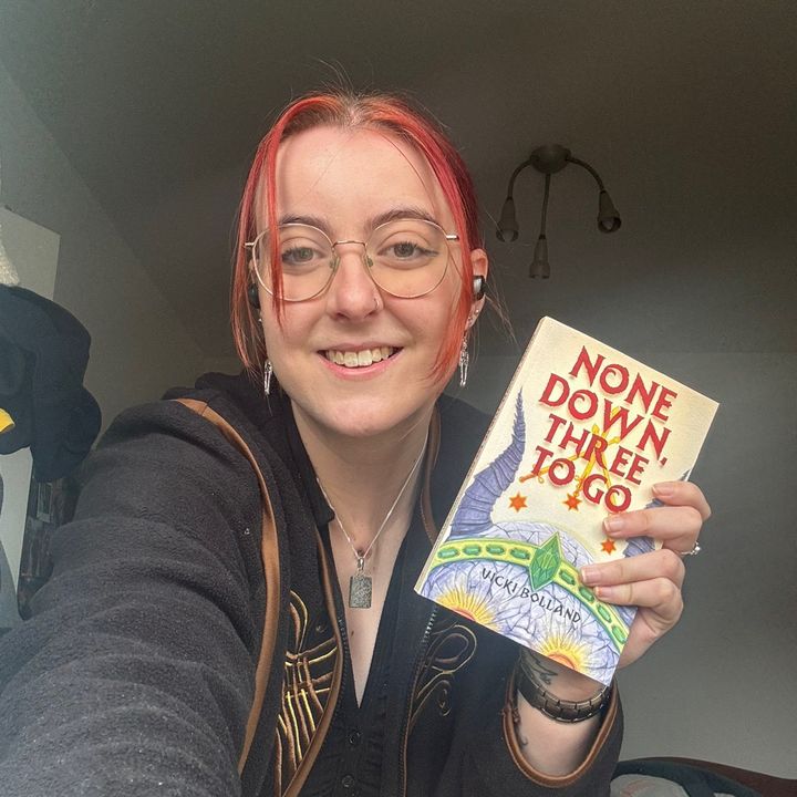@theauthorvickibolland