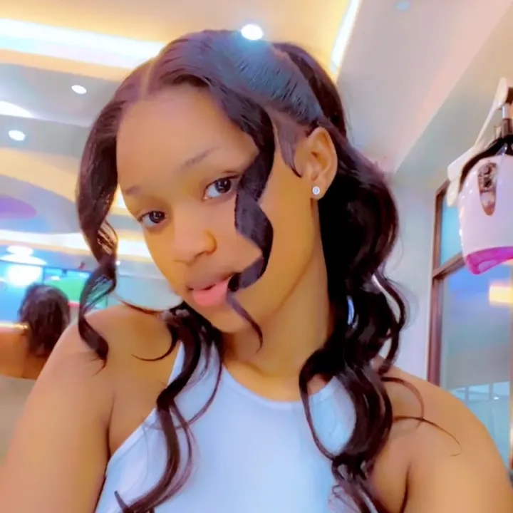 @clairerukundo2