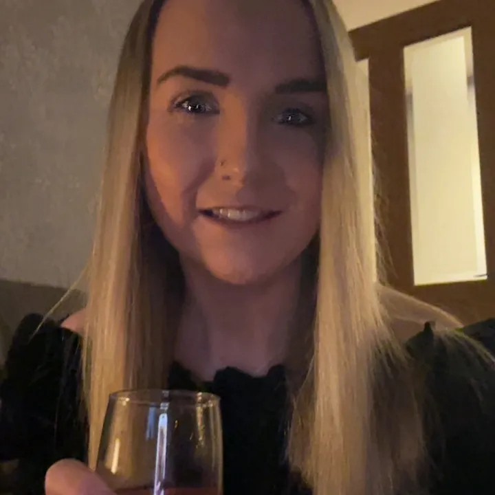emmabeediexo