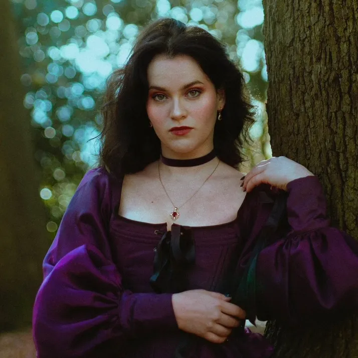 @lydiathebard