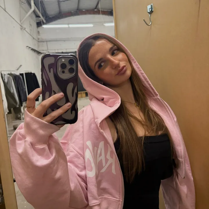 @annybellicoso