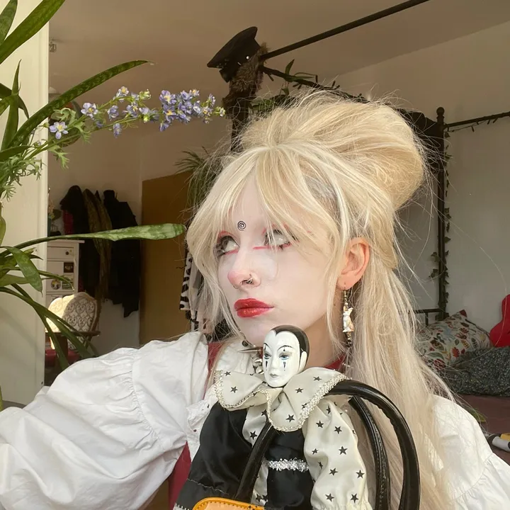 weirdlywelldressed