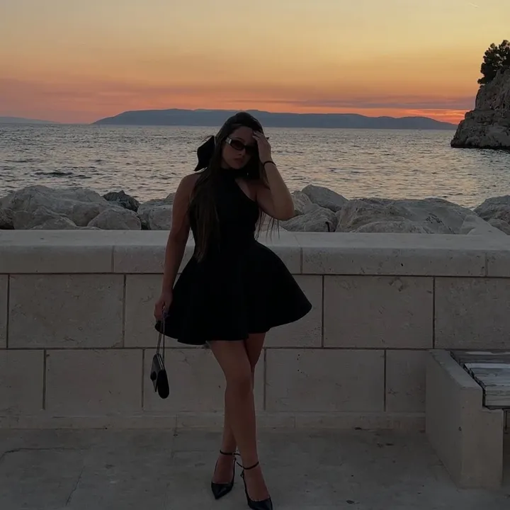 nina.knezeviic