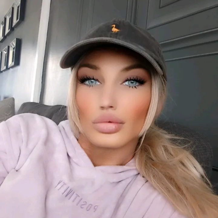 ashtonlynzi.west