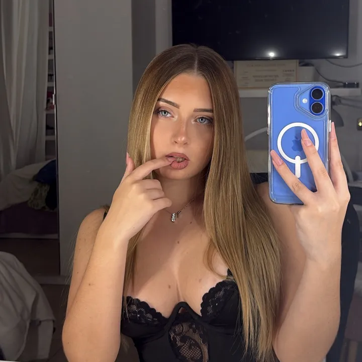 nicoleposaa