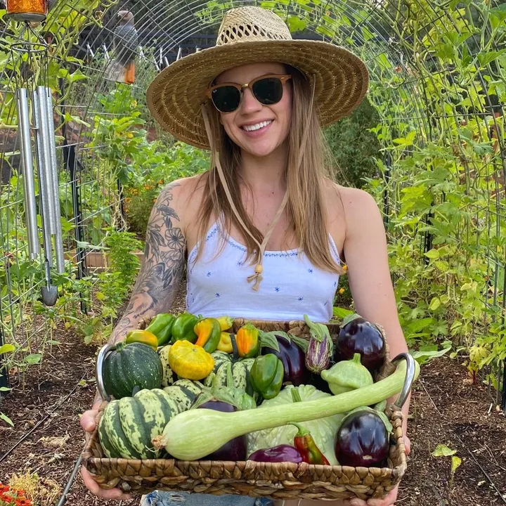 @gardeningwithtara