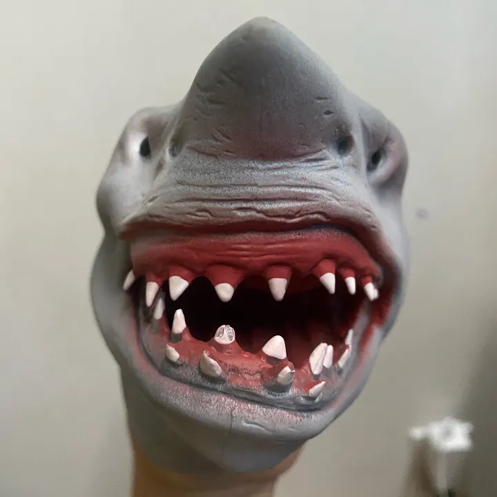 @the.shark.puppet