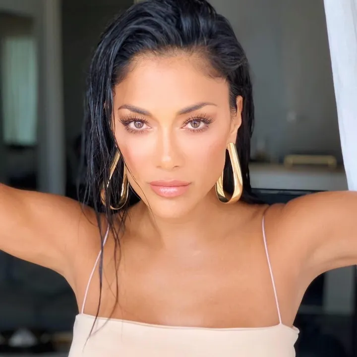 @nicolescherzinger