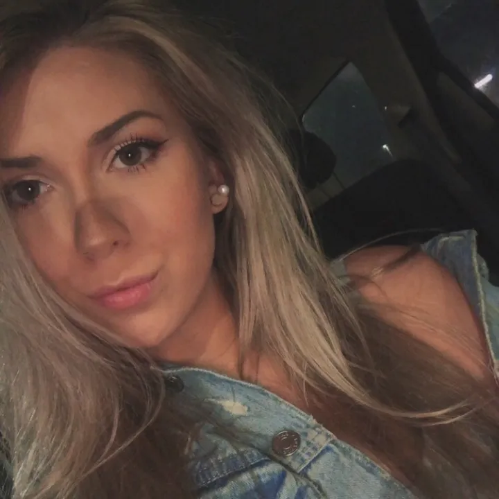 dumbbbblonde