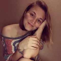 @courtneyhalf