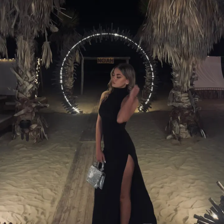 laura.salzano