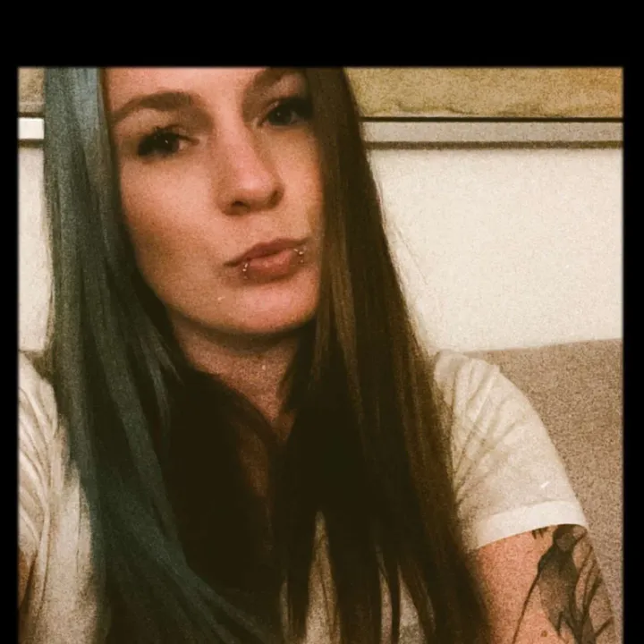 lena_blue95