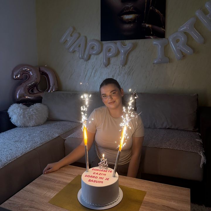 elenanikoliccc___