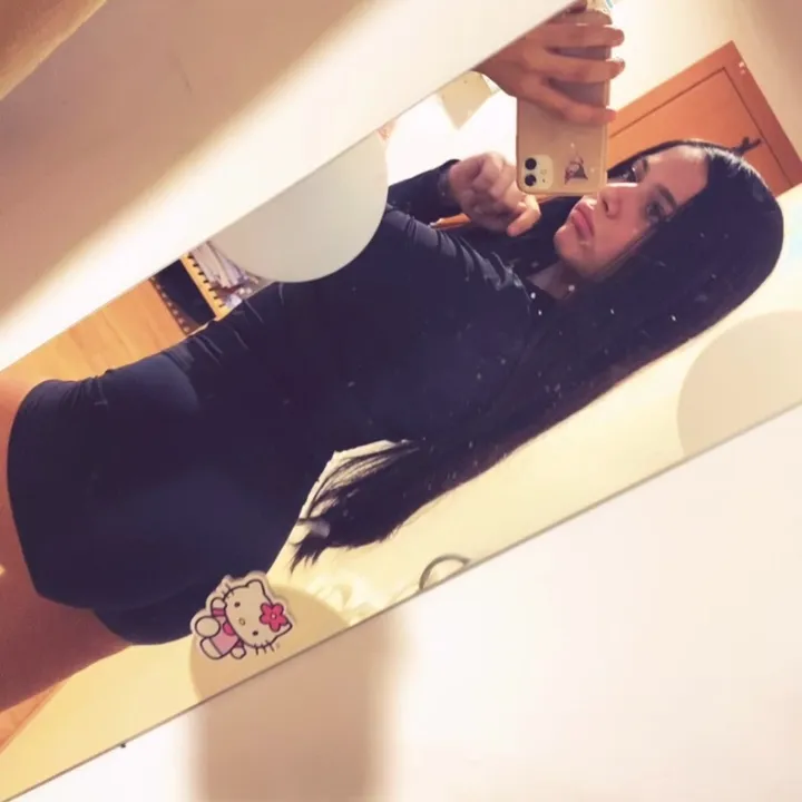 valeriavela._