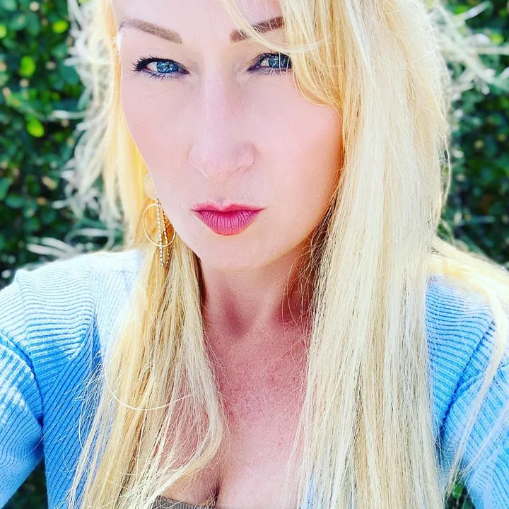 mommablondebombshell
