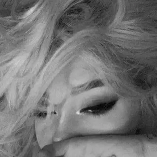 Aria Swan 🦢 (@ariaxswan) - Urlebird