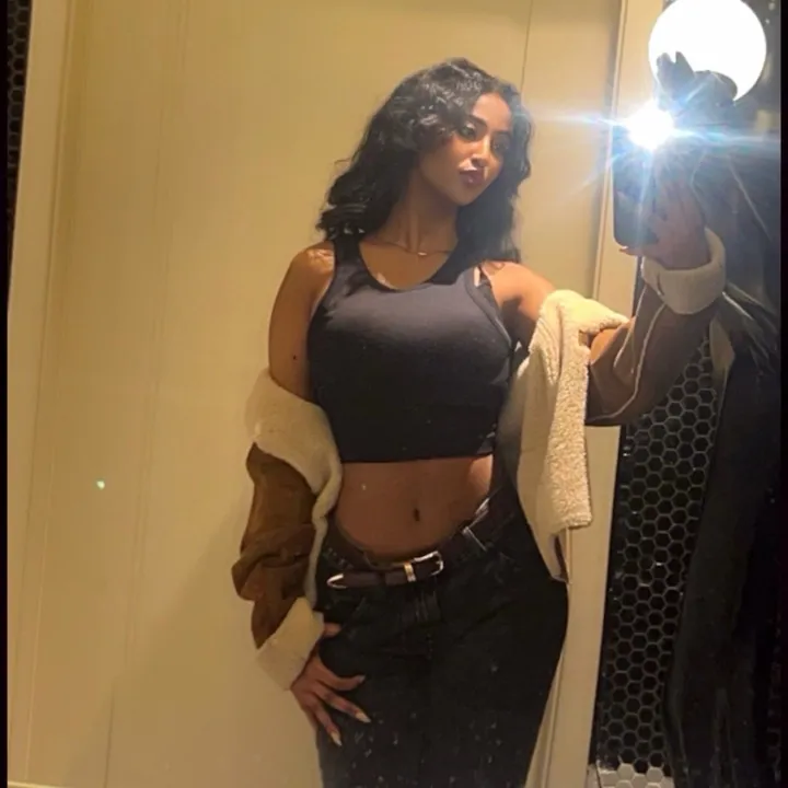 elleni_.m