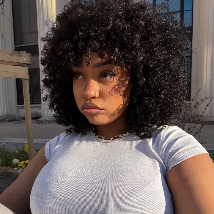 @leinabella