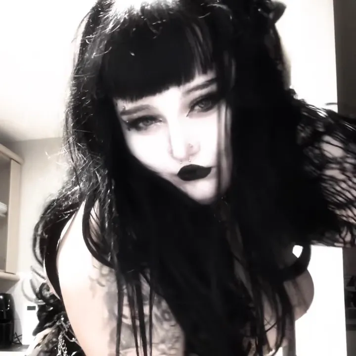 lizzieannej