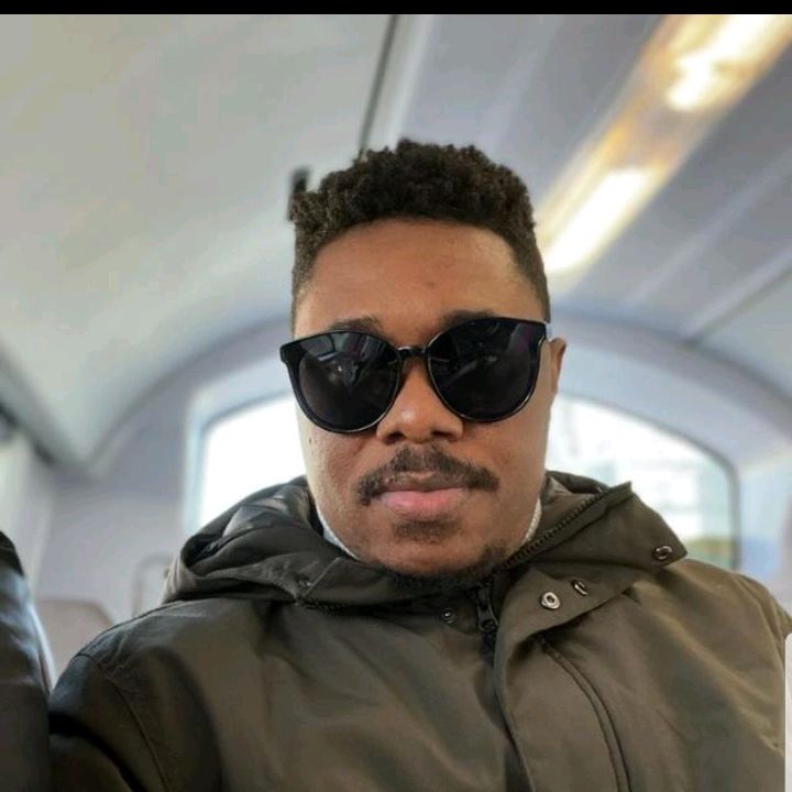 @kelvinnoefe