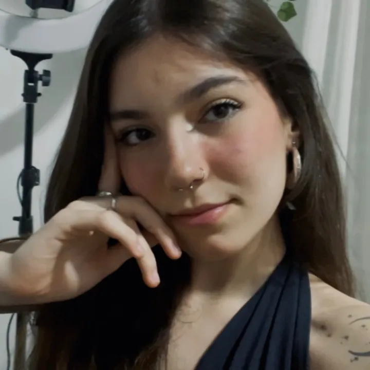 laur.a.aaaaa