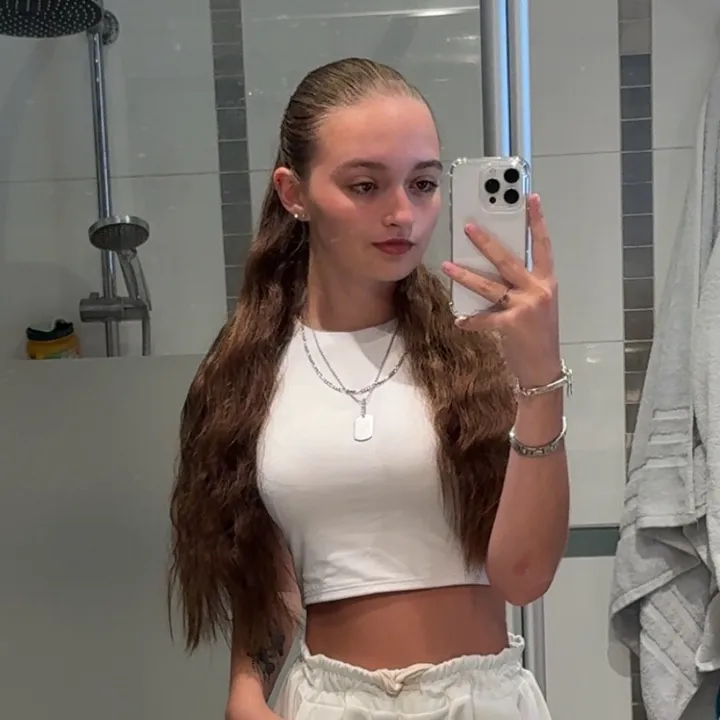celia_22_04