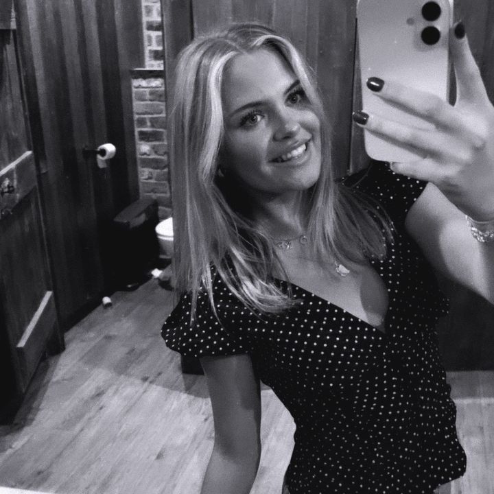 hollyvjones