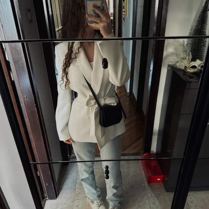 laura.valencic