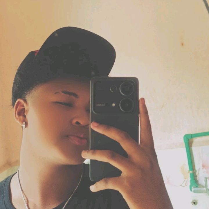 Deba_kely👨🏽‍🎤🌜 - original sound - razida82