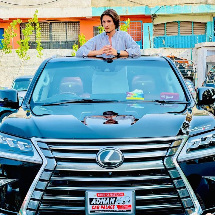 naveednangyal