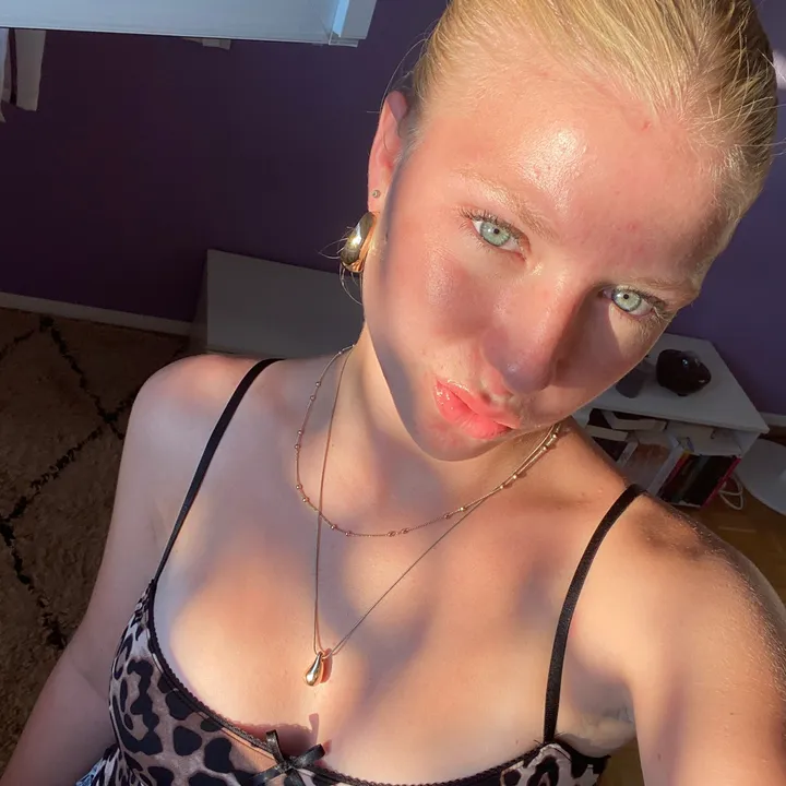 @vivienne.schindelka