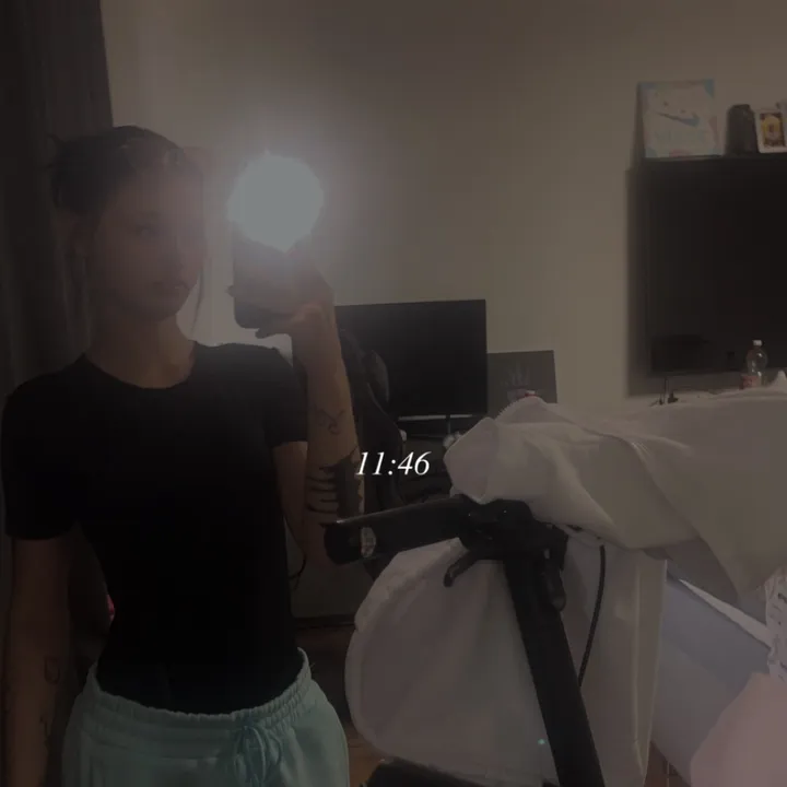 leonie_clgn1