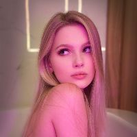 Miss Ellie Moore (@miss.ellie.moore) - Urlebird